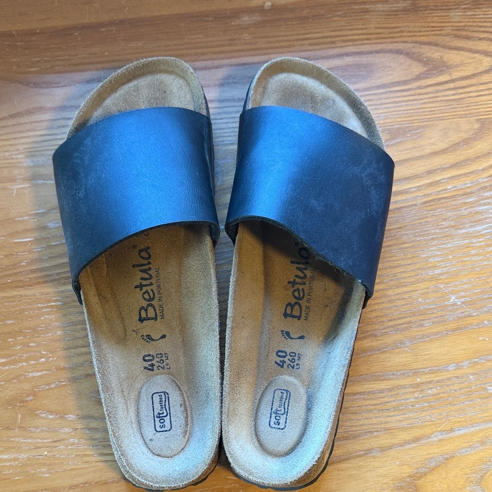 Betula Women's Black Slide Sandals, size 9 women’s